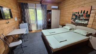 Гостевой дом Мама Джан Архипо-Осиповка Трехместный номер с раздельными кроватями-2