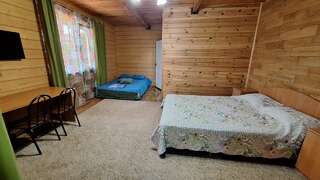 Гостевой дом Мама Джан Архипо-Осиповка Четырехместный номер-3